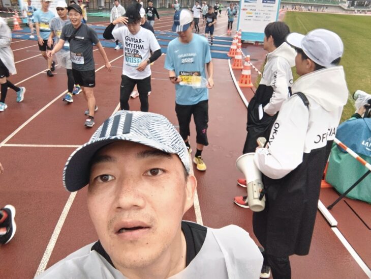 【岡山マラソン2025】雨のフルマラソンでも自己ベスト更新！4時間44分で完走しました
