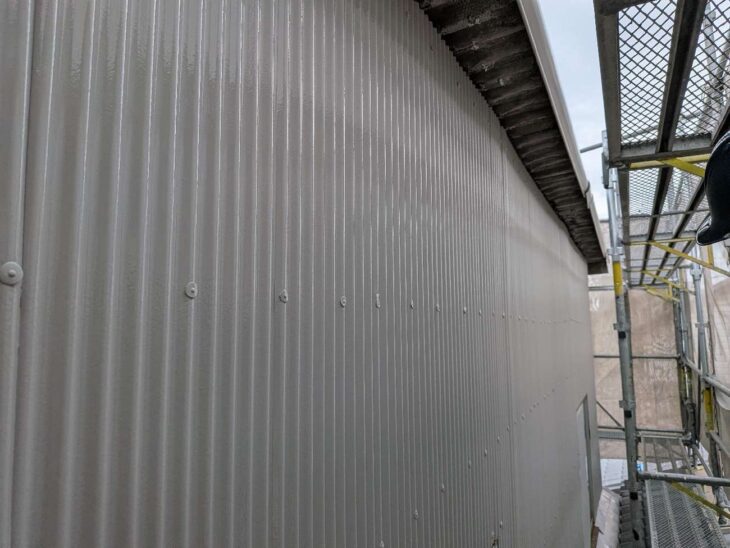 金属壁の塗装の重要性